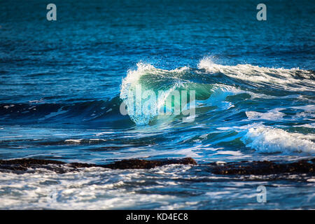Beau bleu océan vagues Banque D'Images