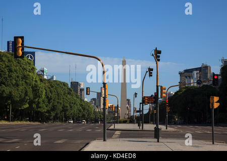 Avenida 9 de Julio, la plus large jusqu'en 1960 avenue du monde, Buenos Aires, Argentine, Amérique du Sud Banque D'Images