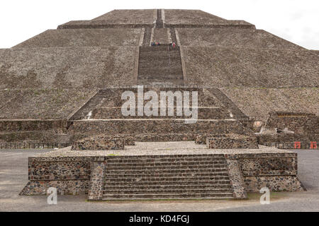 15 mai 2014 teotihuacan, Mexique : le volume de la pyramide du soleil est ipressive Banque D'Images