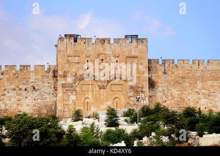 Le golden gate, la porte ou de la miséricorde dans la partie haute du mont du temple de la vieille ville de Jérusalem, Israël Banque D'Images