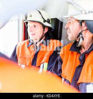 Les pompiers d'information au cours de l'opération Banque D'Images