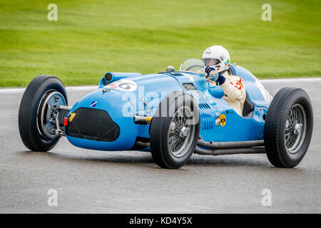 1948 Talbot-Lago type 26C avec le pilote Klaus Lehr lors de la course Goodwood Trophy au Goodwood Revival 2017, Sussex, Royaume-Uni. Banque D'Images