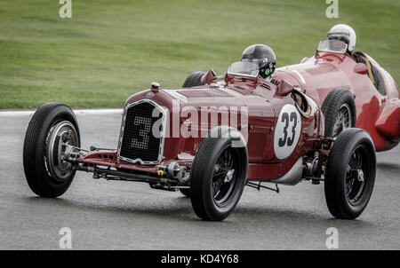 Alfa Romeo Tipo B 1934 avec le pilote Stephan Rettenmaier lors de la course Goodwood Trophy au Goodwood Revival 2017, Sussex, Royaume-Uni. Banque D'Images