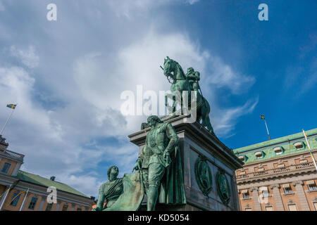 Stockholm, Suède- 5 octobre 2017 : Statue du Roi Gustav II Adolf. À la place Gustav Adolf. La statue a été commandé 1757 mais pas terminé jusqu'à 1796 Banque D'Images