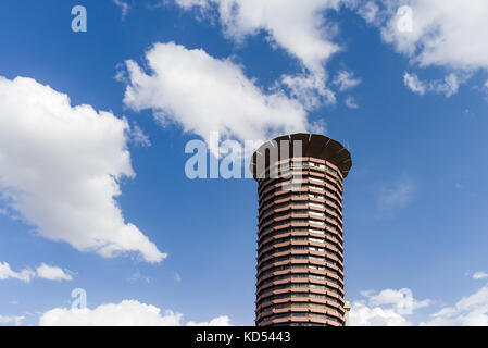 Le Centre de conférences International Kenyatta KICC bâtiment avec beau ciel rempli de nuages, Nairobi, Kenya Banque D'Images