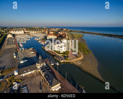 Vue aérienne de Dives-sur-Mer, une ville le long de la "Côte Fleurie", une partie de la Basse-normandie côte (non disponible pour la production de cartes postales) Banque D'Images