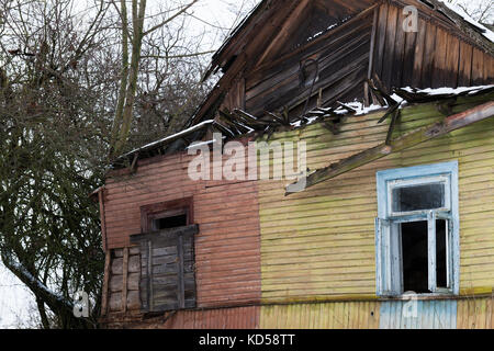 Maison en ruine, close-up Banque D'Images