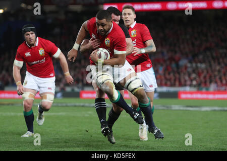 Lions britanniques et irlandais Taulupe Faletau lors du premier test de la tournée des Lions britanniques et irlandais de 2017 à Eden Park, Auckland. Banque D'Images