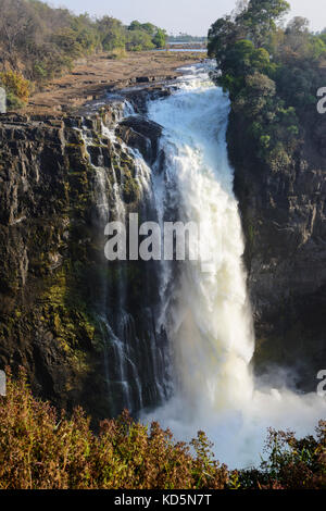 Devil's Cataract à Victoria Falls ou Mosi-oa-Tunya (la fumée qui tonne), Zimbabwe, Afrique du Sud Banque D'Images