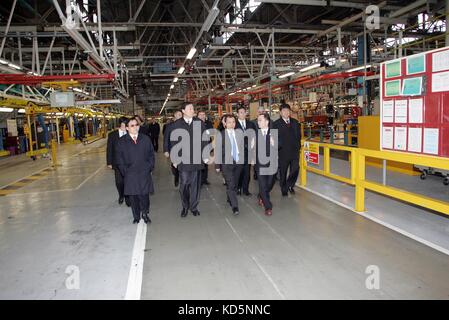 Nanjing Automobile, agents et membres du Gouvernement Municipal de Nanjing, à la prise en charge de l'entreprise Rover Longbridge, 2006. Banque D'Images