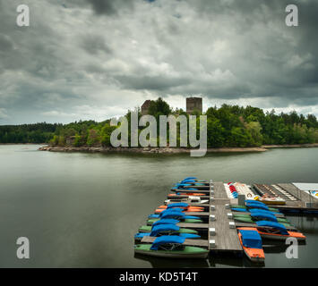 Ruine du château Lichtenfels situé près de Stausee Ottenstein en Basse Autriche Banque D'Images