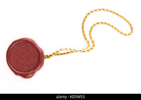 Vue de dessus de la cire rouge vide joint en plastique avec golden tag swing thread fibre et copyspace isolé sur fond blanc Banque D'Images