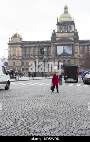 Une bannière avec une photo de vaclav havel sur musée national de Prague Banque D'Images