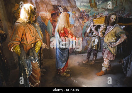 Représentation biblique de la scène (presepe) de l'élévation du fils de la veuve de Nain(Sacro Monte di Varallo, Piémont, Italie, 24 mai 2017) Banque D'Images