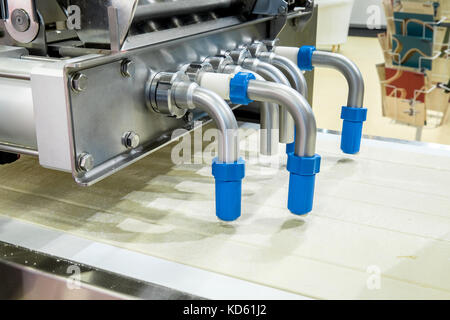 Biscuit du dépôt de la machine, l'équipement dans l'industrie de la boulangerie Banque D'Images