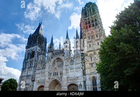 Rouen (nord de la France) : Vue extérieure de la cathédrale gothique de Rouen ('Cathedrale Notre-Dame de Rouen'), (non disponible pour la production de cartes postales) Banque D'Images