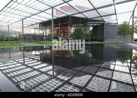 Dallas, Texas, États-Unis - 2017 : le Margot et Bill Winspear Opera House, situé dans le quartier des arts. Banque D'Images