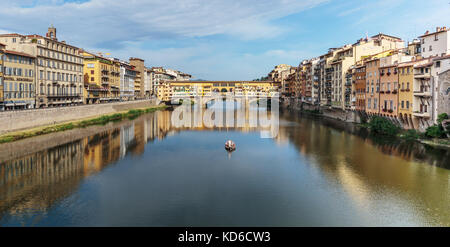 Florence, Italie - 23 juin 2014 : vue sur le pont Ponte vecchio Banque D'Images