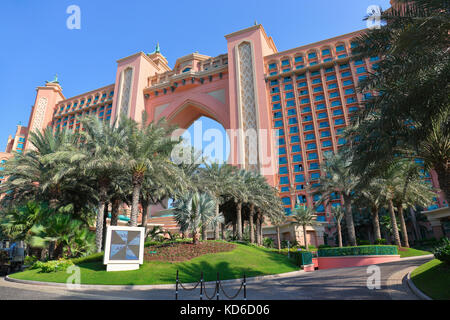 Dubaï, Émirats arabes Unis-3 NOVEMBRE : voir l'hôtel Atlantis le 3 novembre 2013 à Dubaï, aux Émirats arabes Unis. Le complexe comprend deux tours reliées par un pont, avec un total de 15 Banque D'Images