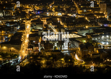 Vue de nuit de la pièce hall et Halifax, West Yorkshire, de Calderdale. Banque D'Images