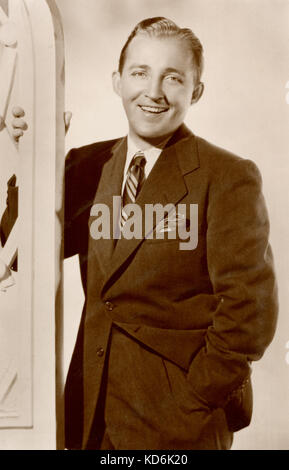 Bing Crosby, portrait sur carte postale photographique. Chanteur et acteur américain, 1903-1977. D'une importance primordiale.