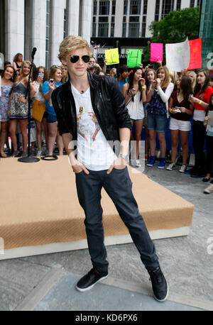 4 juin 2011 - New York , NY - artiste d'enregistrement Cody Simpson photographié au spectacle CBS Early Show. Crédit Photo : © Martin Roe / Mediapunch Inc. Banque D'Images
