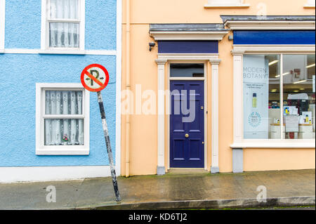 No parking sign in Schull rue Principale, Schull, Irlande. Banque D'Images