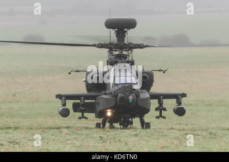 Army Air Corps AH64 Apache longbow hélicoptère d'attaque. Banque D'Images