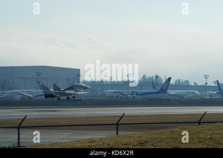 EVERETT, Washington, USA - JAN 26th, 2017 : un MiG-29UB lors d'une courte note de l'usine de Boeing à l'aéroport du comté de Snohomish site ou Paine Field Banque D'Images