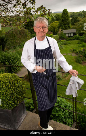 Chef/restaurateur Shaun Hill avec son restaurant The Walnut Tree, Abergavenny, Pays de Galles. Banque D'Images