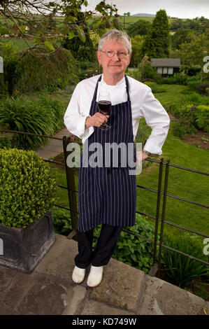Chef/restaurateur Shaun Hill avec son restaurant The Walnut Tree, Abergavenny, Pays de Galles. Banque D'Images