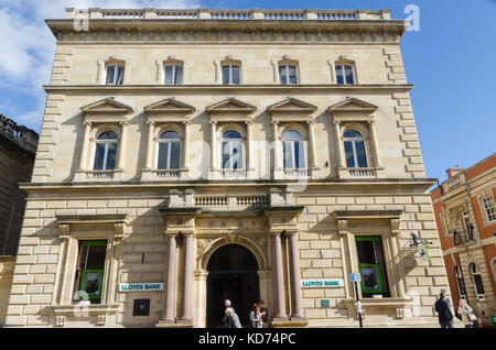La Banque Lloyds en bâtiment élégant dans la croix, Worcester, Royaume-Uni Banque D'Images