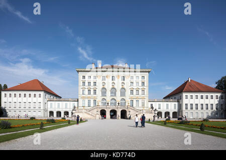 Vue depuis le parterre, le Palais Nymphenburg (Schloss Nymphenburg), Munich, Bavière, Allemagne Banque D'Images