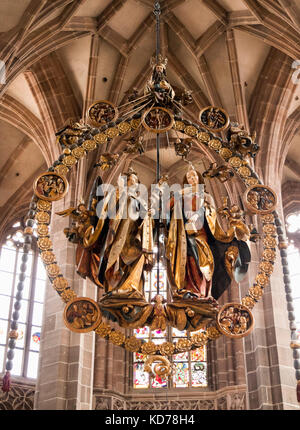 Salutation angélique ou annonciation, limewood sculptures de Veit Stoss, 1518, Église Saint Lorenz Nuremberg, Bavière, Allemagne Banque D'Images