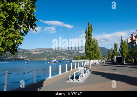 Waterfront Park et sentier de randonnée sur le lac Okanagan à Kelowna en Colombie-Britannique Banque D'Images