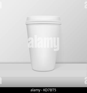 Le papier blanc réaliste Coffee cup White réveil libre debout sur le tableau blanc. design template, immersive pour la marque et de la publicité. stock vector illustration, eps10 Illustration de Vecteur