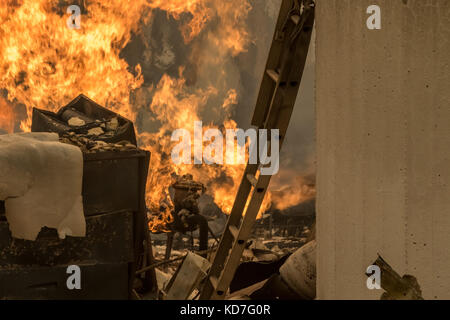 Le Comté de Sonoma, en Californie, USA. 09Th oct, 2017. Le comté de Sonoma, California, United States, lundi, 9 octobre 2017. devistation dans tout comté. crédit : kathryn capaldo/Alamy live news Banque D'Images