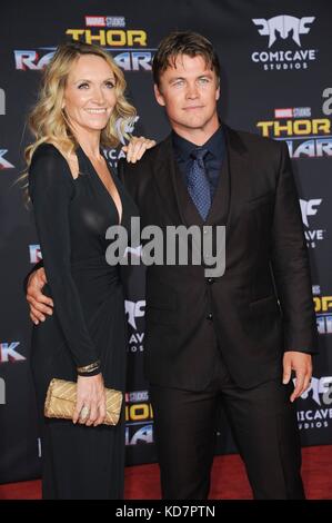 Los Angeles, CALIFORNIE, États-Unis. 10 octobre 2017. Aux arrivées pour THOR : RAGNAROK Premiere, El Capitan Theatre, Los Angeles, CA 10 octobre 2017. Crédit : Everett Collection Inc/Alamy Live News Banque D'Images