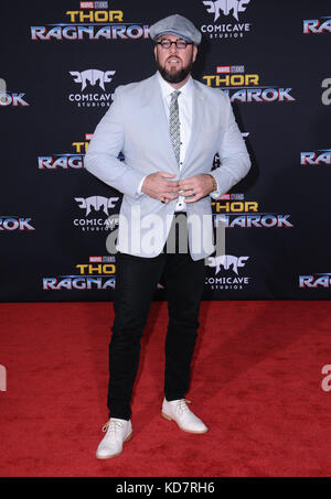 Hollywood, CA, USA. 10 oct, 2017. Chris Sullivan. première mondiale de ''thor : ragnarok'' tenue à l'el capitan Theatre à Hollywood. crédit : birdie thompson/admedia/zuma/Alamy fil live news Banque D'Images