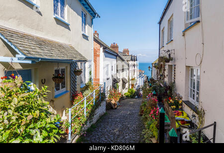 Clovelly, un petit village du patrimoine dans le nord du Devon, une attraction touristique célèbre pour sa rue principale pavée piétonne escarpée, d'ânes et une vue sur la mer Banque D'Images