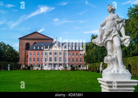 Kurfürstliches Palais rococo, palais électoral, 1756, Trèves, Rhénanie-Palatinat, Allemagne Banque D'Images