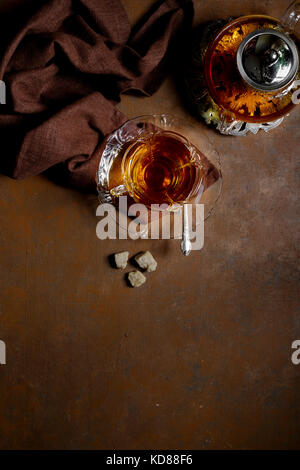 Une tasse de thé vert avec copyspace Banque D'Images