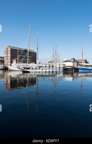 Vue sur le bassin principal de Gloucester Docks dans le sud de l'Angleterre. Partie de la Gloucester et la netteté Canal Banque D'Images