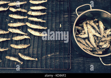 Sardines préparées de façon traditionnelle Banque D'Images