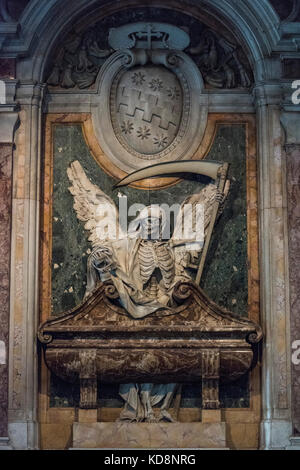 Rome. L'Italie. Tombeau du Cardinal Cinzio Aldobrandini (1551-1610) par Carlo Bizzaccheri (1656-1721), Basilica di San Pietro in Vincoli. Memento Mori Banque D'Images