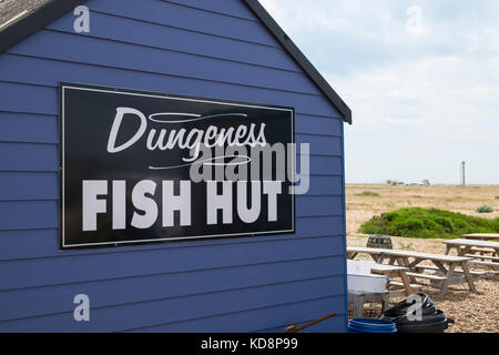 Le poisson dormeur Hut casse-croûte sign in Dungeness, Kent, UK Banque D'Images