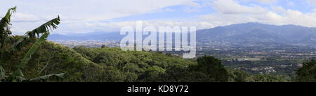 Vue sur la vallée centrale du sentier du café, l'hôtel Buena Vista, Pilas, Alajuela, Alajuela province, hauts plateaux du centre, le Costa Rica, Amérique Centrale Banque D'Images