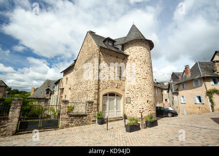 UZERCHE, Limousin, FRANCE - 13 juillet 2017 : La 14e siècle Tour de Prince Noir ou Tour du Prince Noir. Banque D'Images
