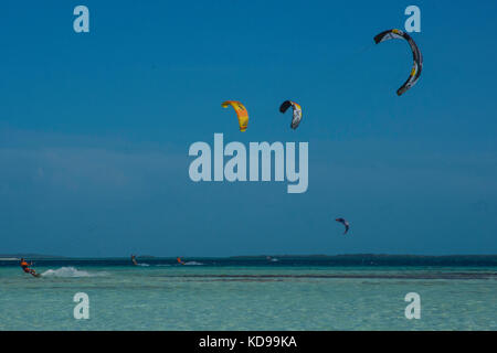 Kite Surf los Roques venezuela Banque D'Images