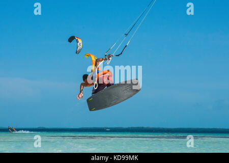 Kite Surf los Roques venezuela Banque D'Images